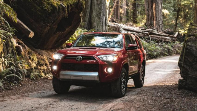 Toyota 4Runner là chiếc SUV hạng trung duy nhất trong danh sách những chiếc SUV có tuổi thọ cao nhất này. Ảnh: Motorbiscuit.