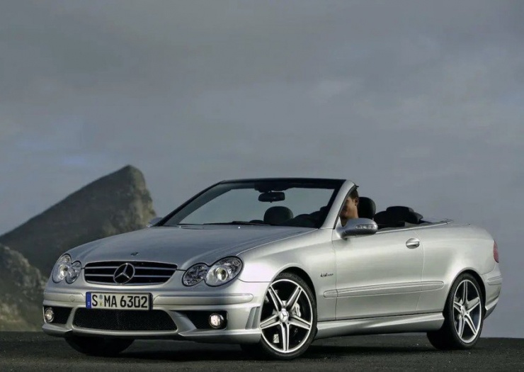 Mercedes-Benz CLK 2006 có thể là một lựa chọn thú vị khi chọn ô tô cũ có giá thân thiện. Ảnh: Motorbiscuit.